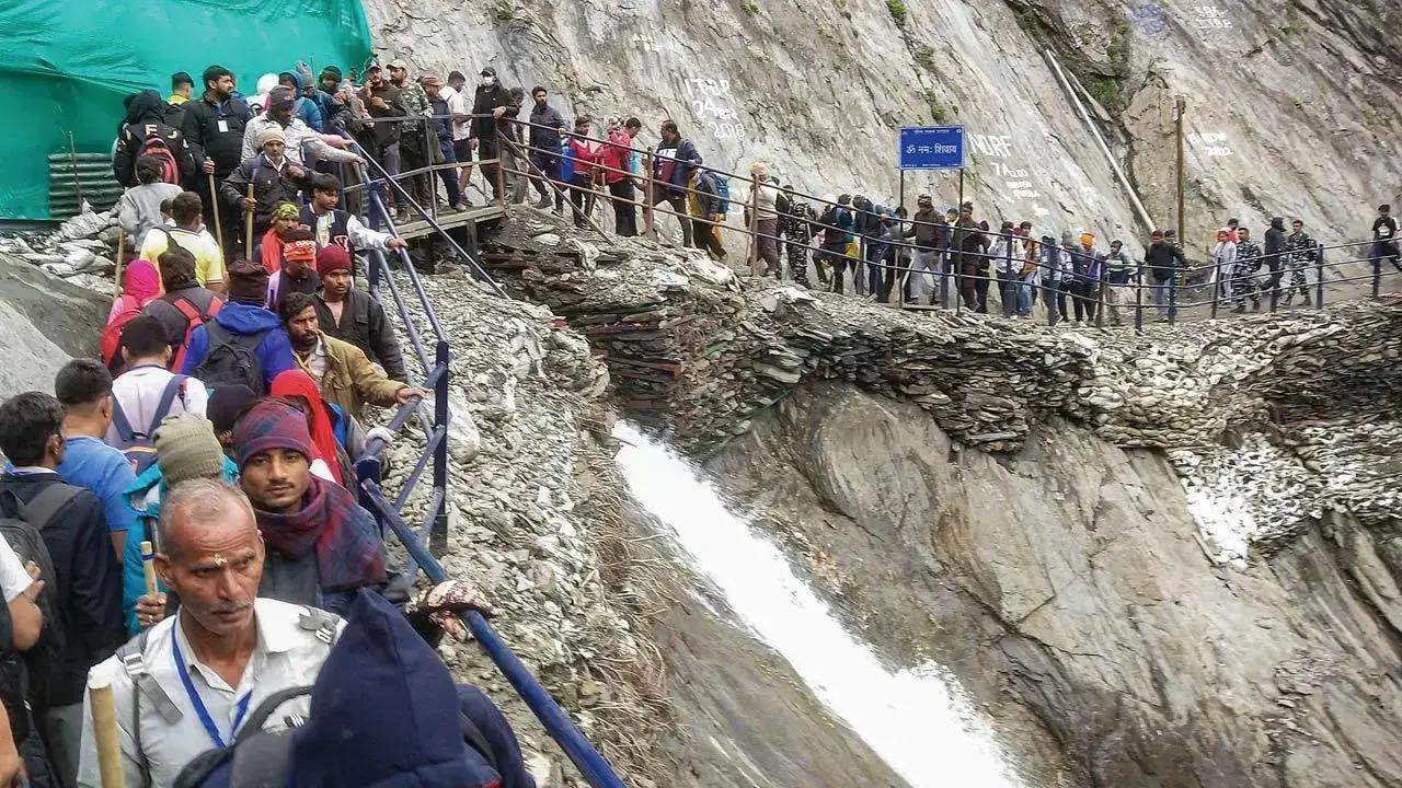 J-K: 8th batch of devotees departs for Amarnath Yatra from Nunwan base camp