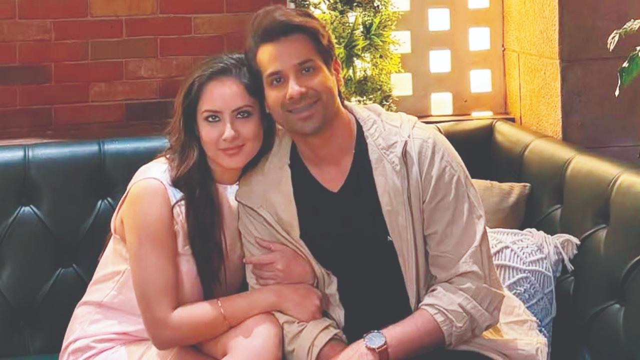 Actress Pooja Banerjee files plaint against film producer Dey
