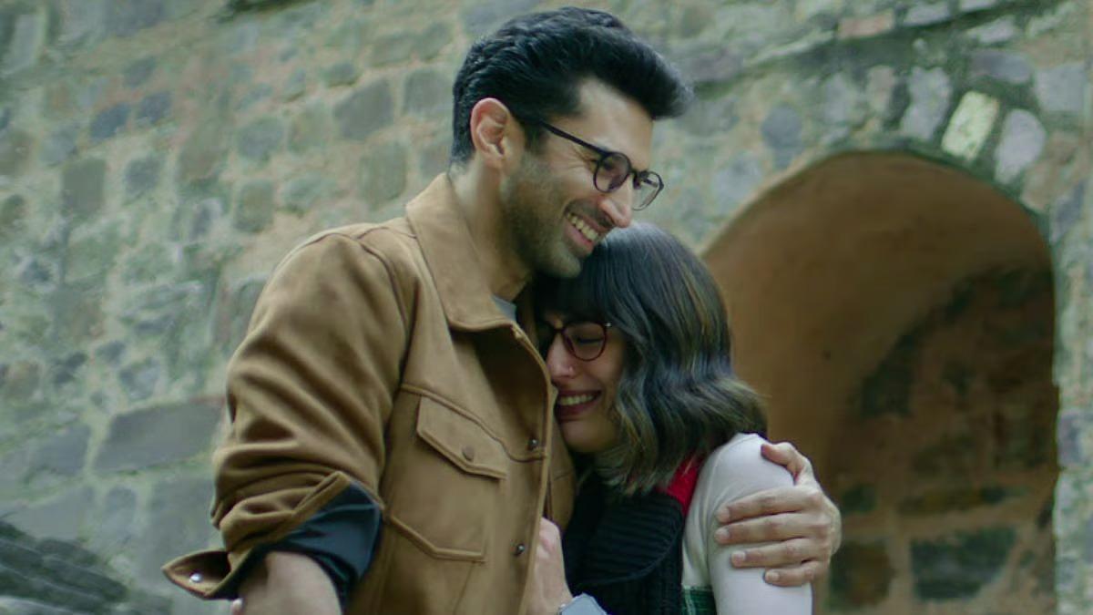 Metro...In Dino (July 4)
An anthology drama directed by Anurag Basu, Metro... In Dino explores contemporary relationships set against an urban backdrop. The ensemble cast includes Aditya Roy Kapur, Sara Ali Khan, Anupam Kher, Neena Gupta, Pankaj Tripathi, Konkona Sensharma, and Ali Fazal, weaving stories of love, loss, and serendipity
