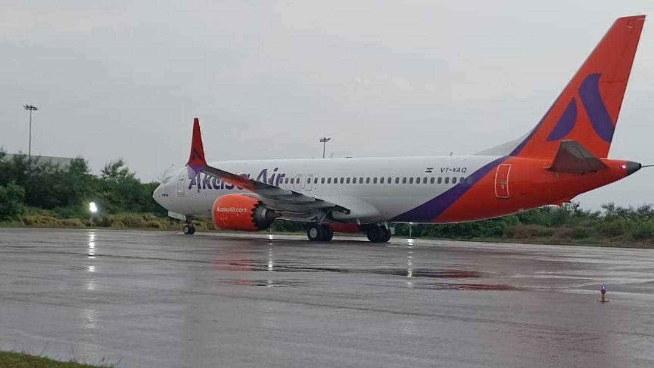 Stationary Akasa Air plane hit by ground handling truck at Mumbai airport
