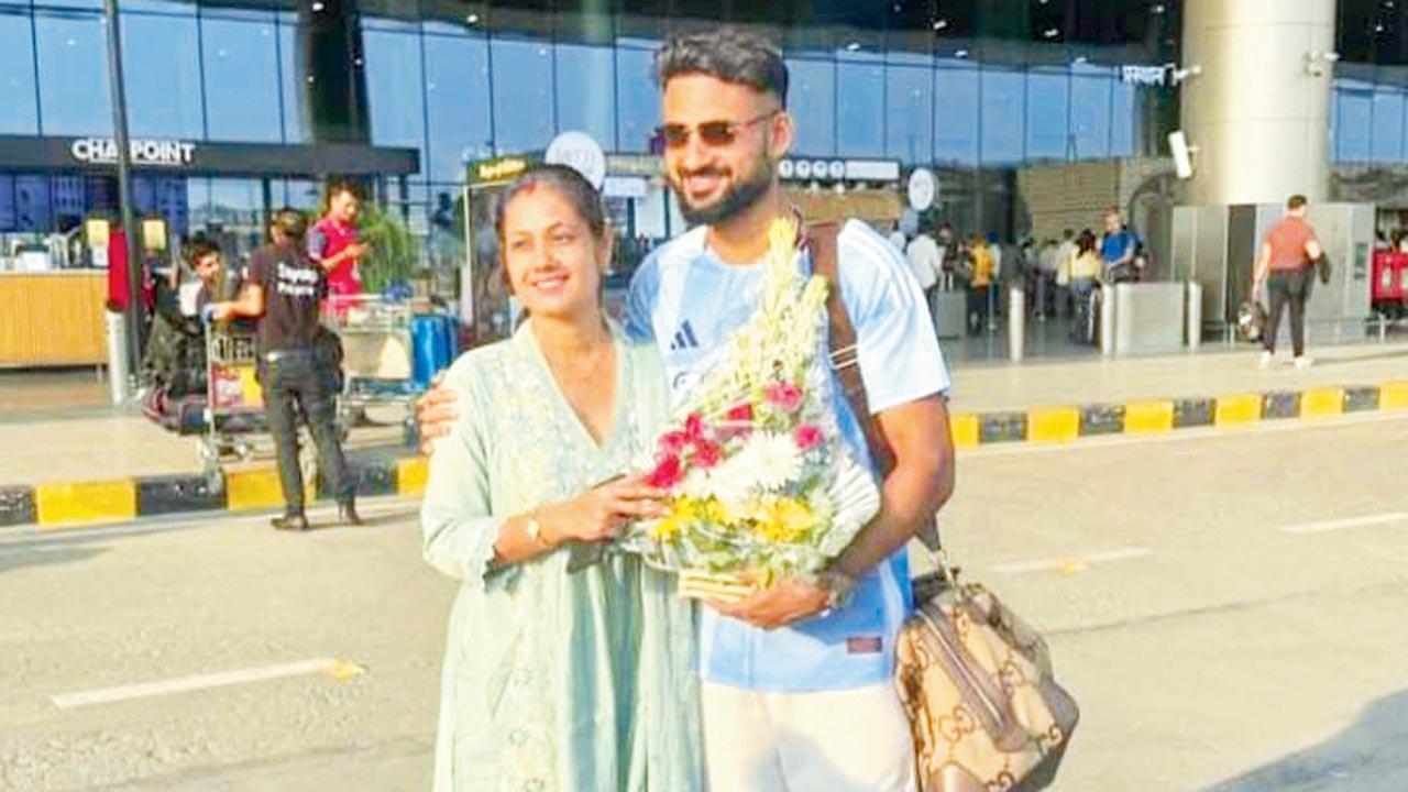 India pacer Akash Deep with his sister Jyoti Singh	