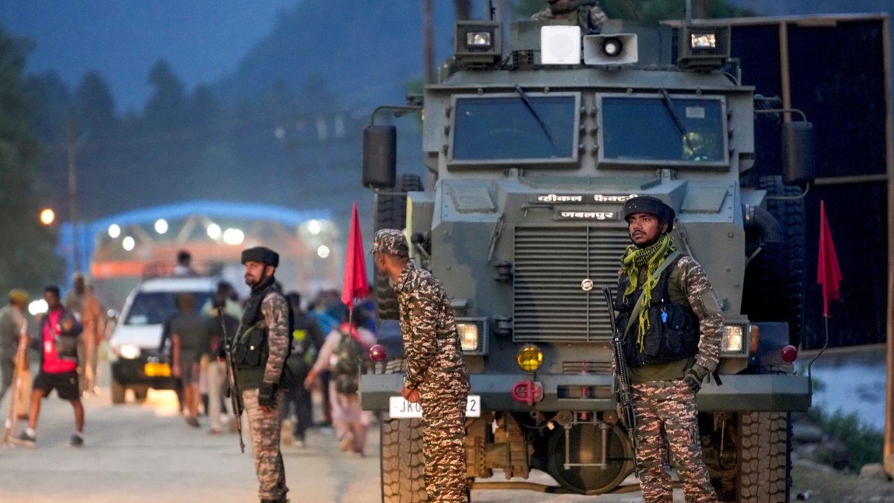 The number of pilgrims who have left for the shrine from the Jammu base camp has reached 11,138