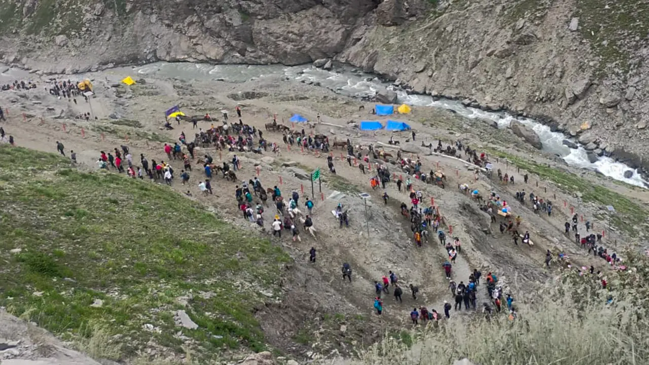 Over 1.11 lakh devotees visit Amarnath cave shrine in six days
