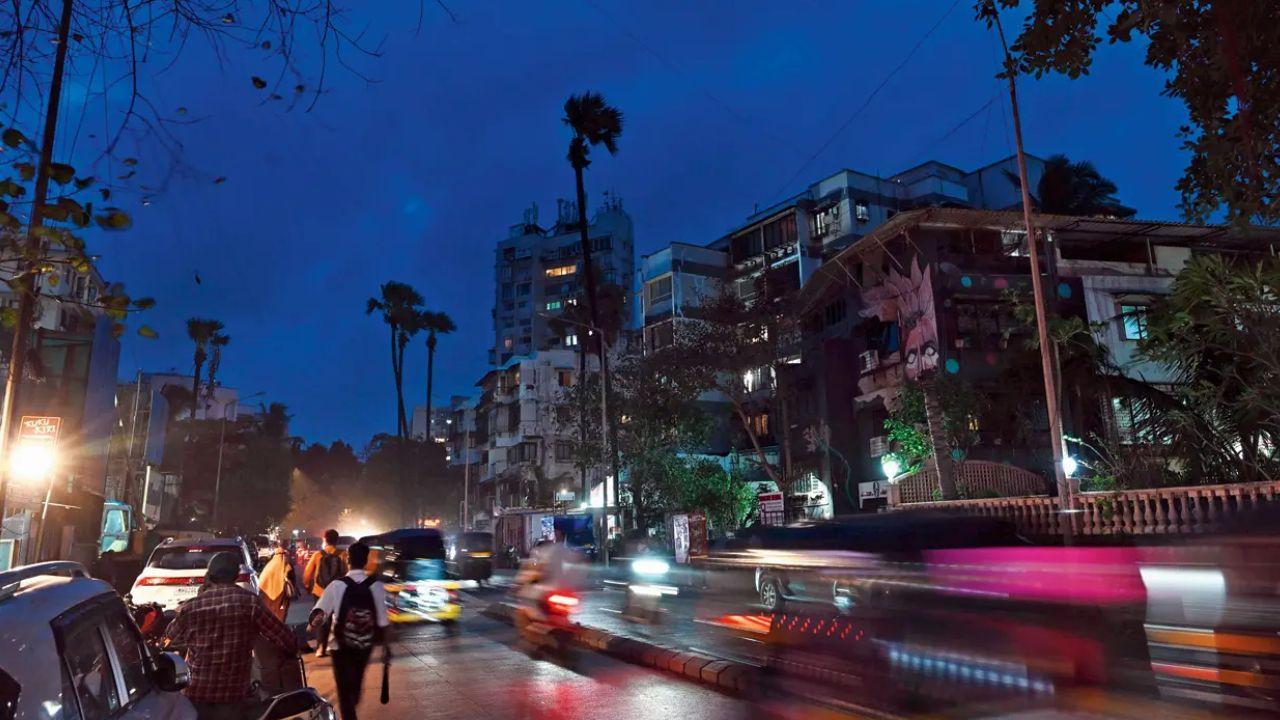 Mumbai LIVE Updates: MNS leader's son booked for drunken rant 
