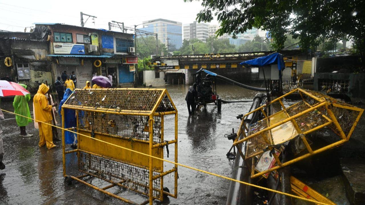 Meanwhile, the India Meteorological Department (IMD) issued an orange alert for Mumbai until 1 PM and forecasted moderate to intense spells of rain in isolated locations across the districts of Thane, Raigad, Mumbai, and Ratnagiri over the next 3 to 4 hours