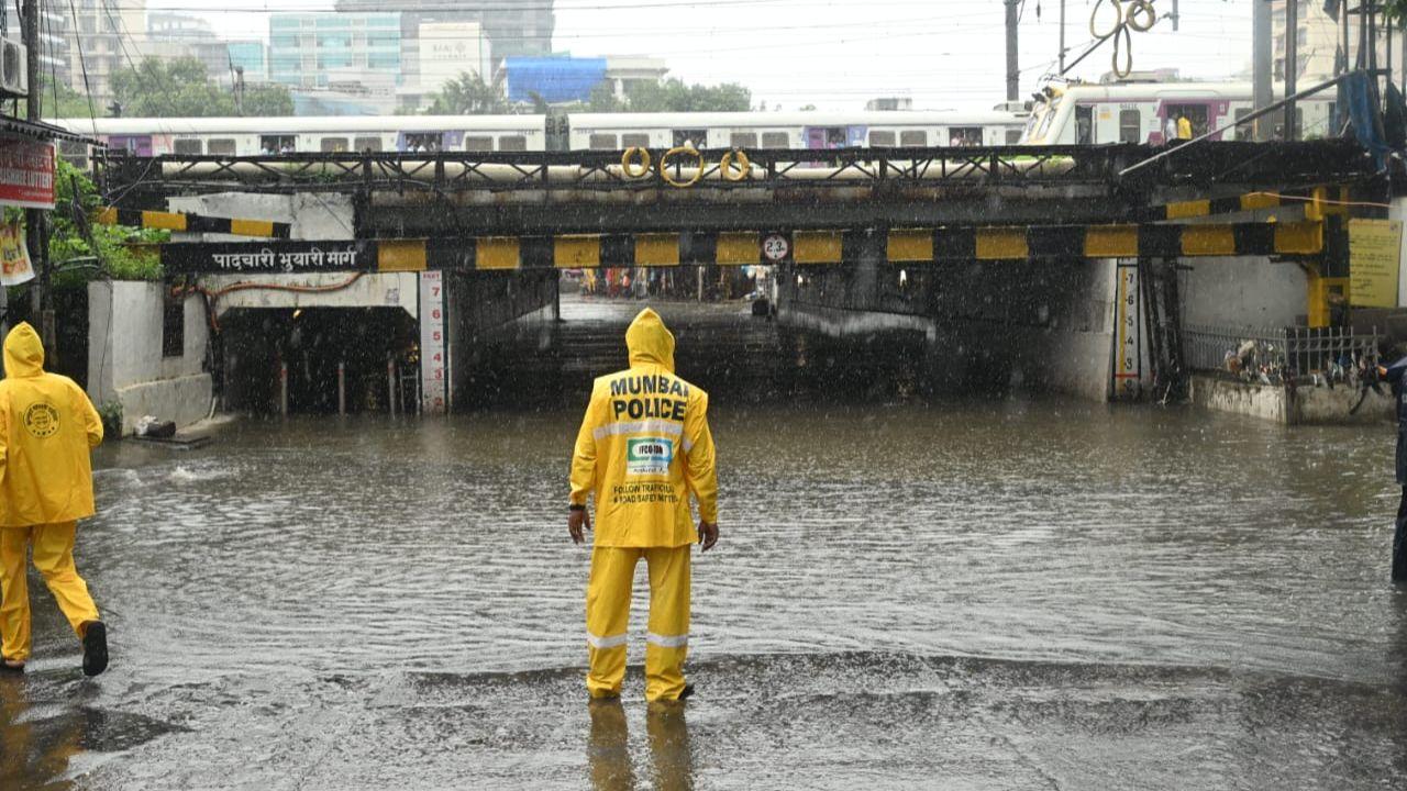 The monsoon’s intensity has highlighted the city’s vulnerability to flooding, particularly in low-lying areas and older infrastructure zones like Andheri