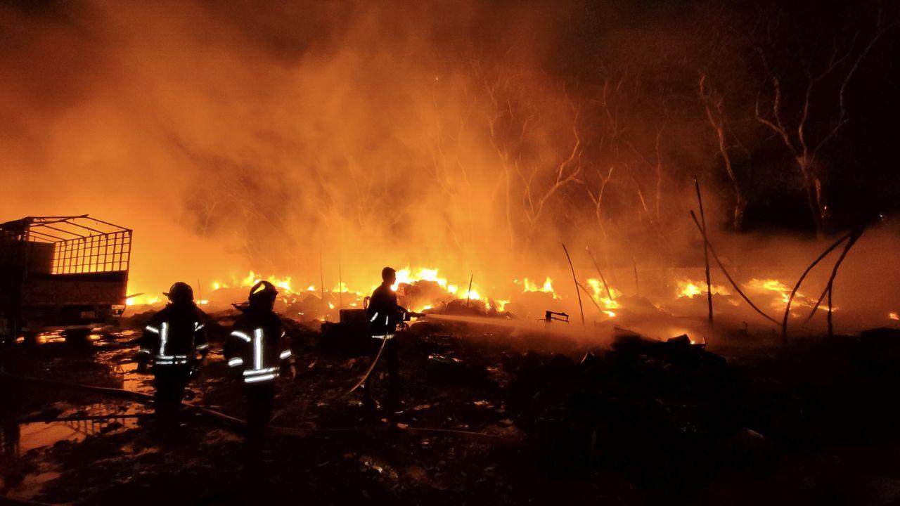 Late-night blaze engulfs godown in Navi Mumbai, several vehicles gutted