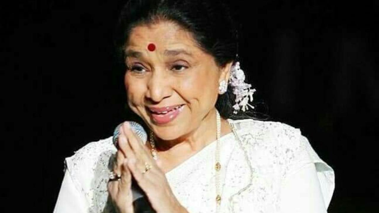 Asha Bhosle's son quashes reports claiming the singer is dead