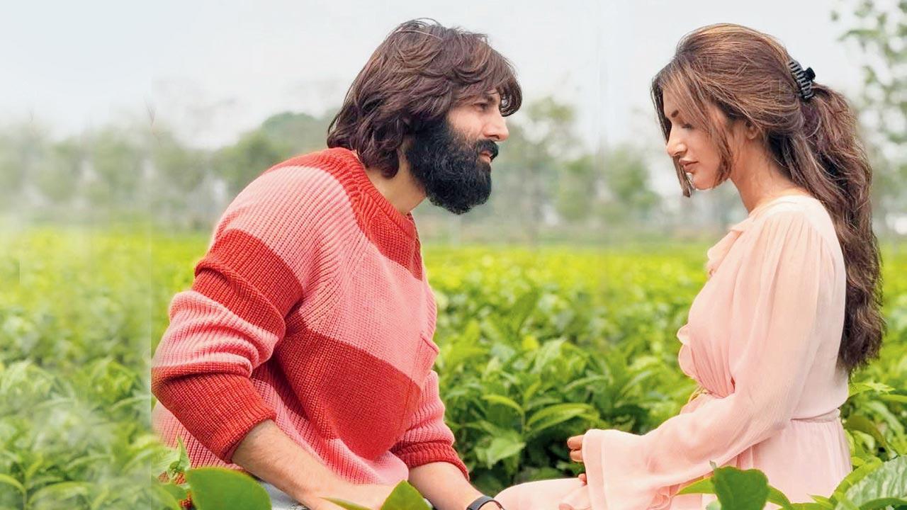 (From left)Kartik  Aaryan and Sreeleela  in the yet-untitled film