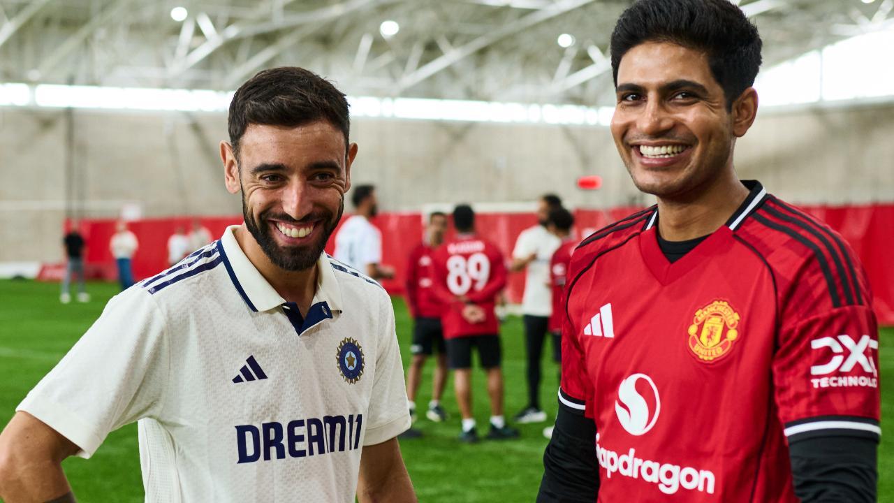 Man Utd's Bruno Fernandes with Shubman Gill (Photo: BCCI)