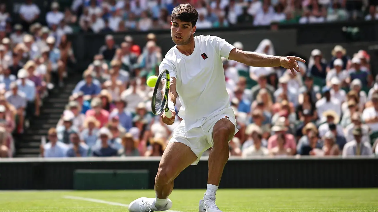Spanish star Carlos Alcaraz survives Fabio Fognini scare; reaches second round