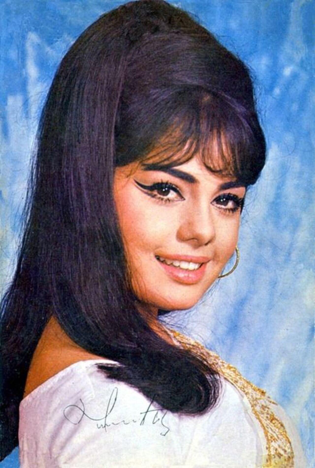 Not just the saree drape, Mumtaz's high ponytail and winged eyeliner also became iconic fashion symbols. Mumtaz did the long winged eyeliner decades before it became a trend in recent years.