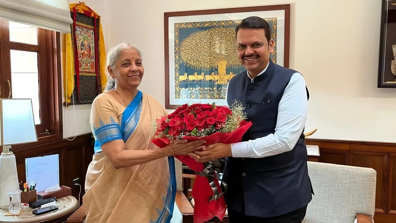 Maharashtra CM Fadnavis meets FM Sitharaman, discuss major infra projects
