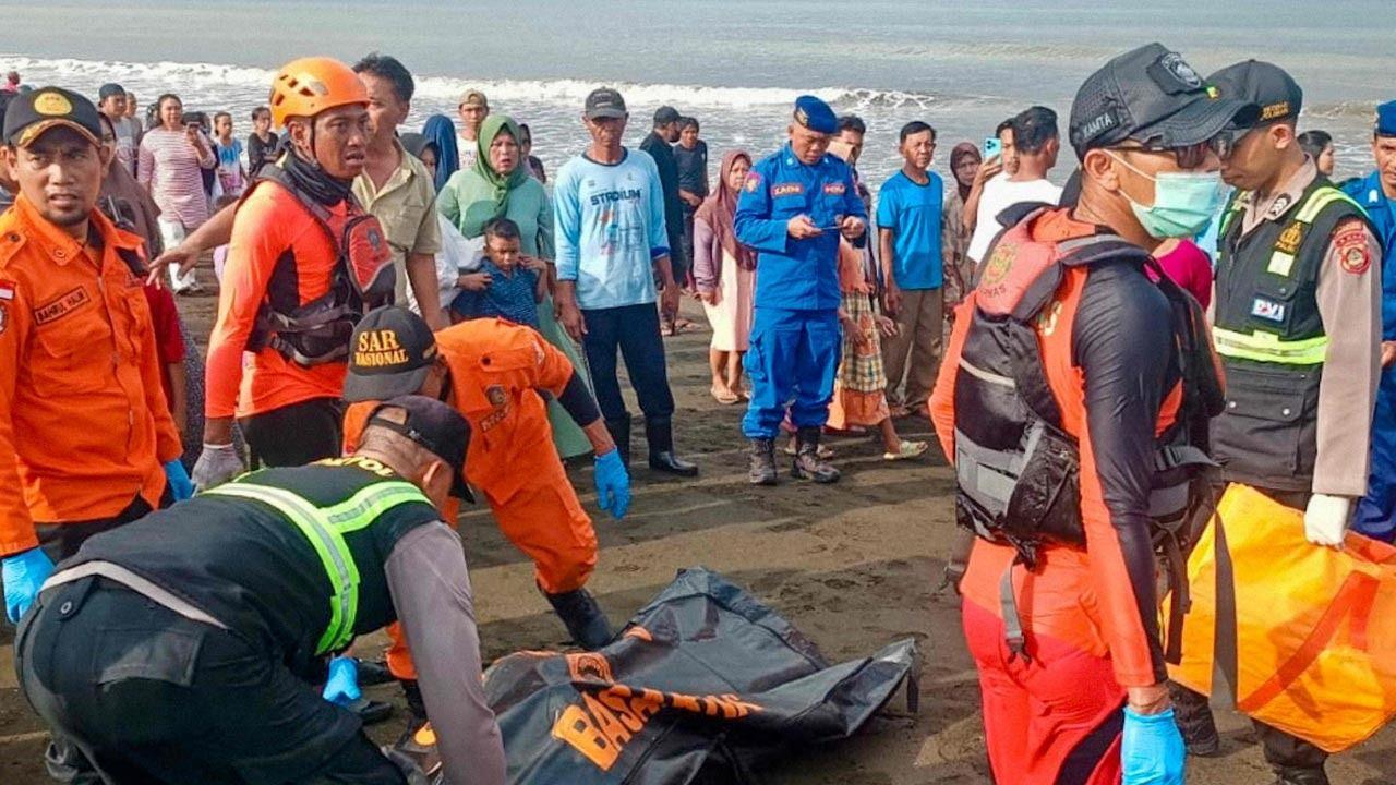 Ferry with 65 on board sinks near Bali; 43 missing
