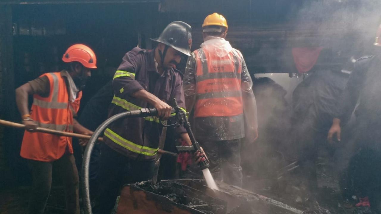 The civic official rushed to the spot with a JCB machine, two fire engines, a rescue van, and a water tanker, said Yasin Tadvi, chief of the disaster management cell, Thane Municipal Corporation