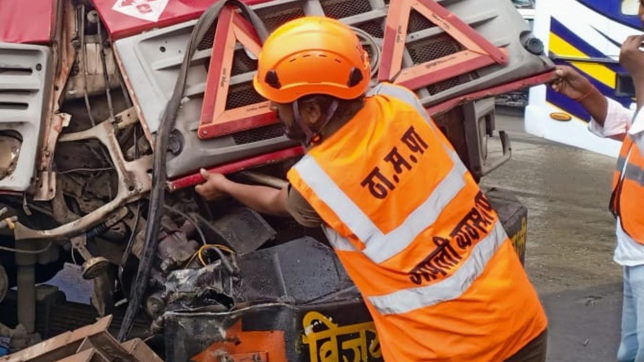Fortunately, there was no leakage or injury. The situation was brought under control after four hours, a senior official said