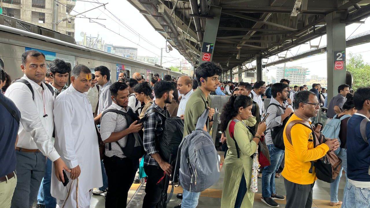 The station, which serves as a key interchange between Metro Line 1 and the Central Railway suburban line, witnessed long queues, jam-packed platforms, and bottlenecks at entry and exit points, leaving thousands of daily commuters frustrated
