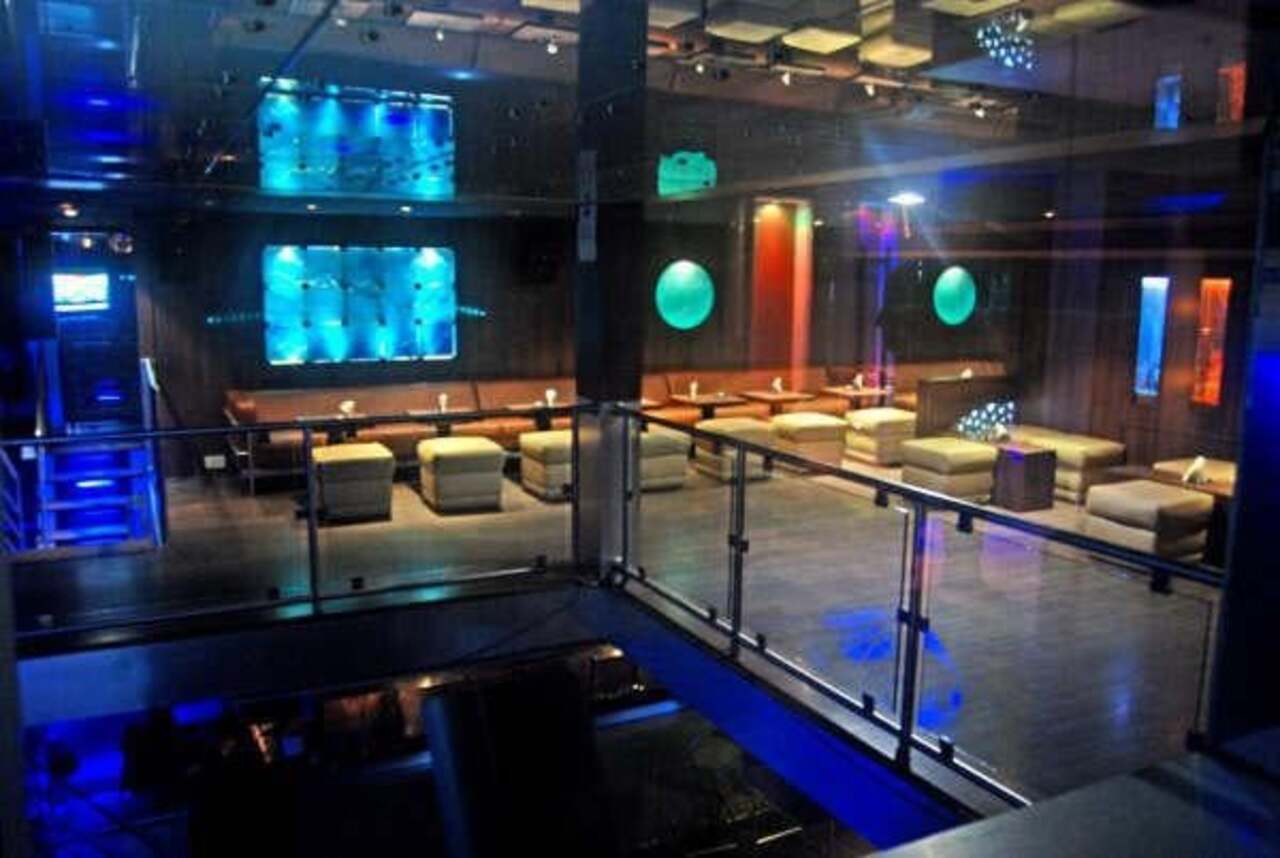 Actor Suniel Shetty owns H2O- The Liquid Lounge, a restaurant and bar located in Mumbai. He also owns Mischief Dining Bar in Mumbai. 