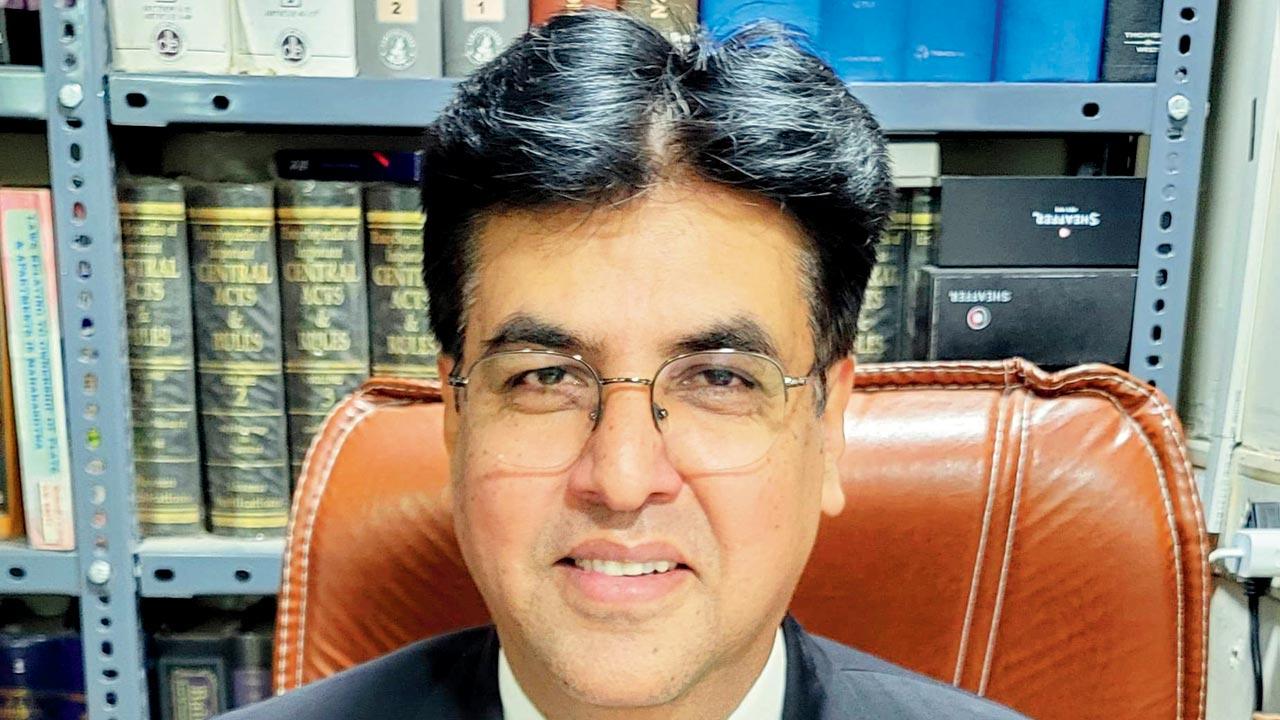 Adv Omar Khaiyam Shaikh, HC