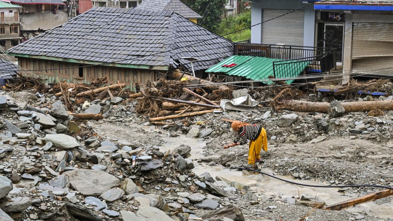 Met issues 'orange' alert for heavy rains in three Himachal districts