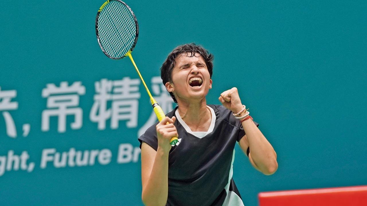 Hooda, 17, stuns Sindhu; Satwik-Chirag stroll into last 8