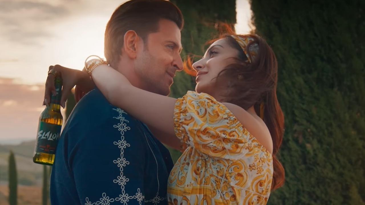 Hrithik Roshan, Kiara Advani impress with their playful chemistry in War 2 song Aavan Jaavan 