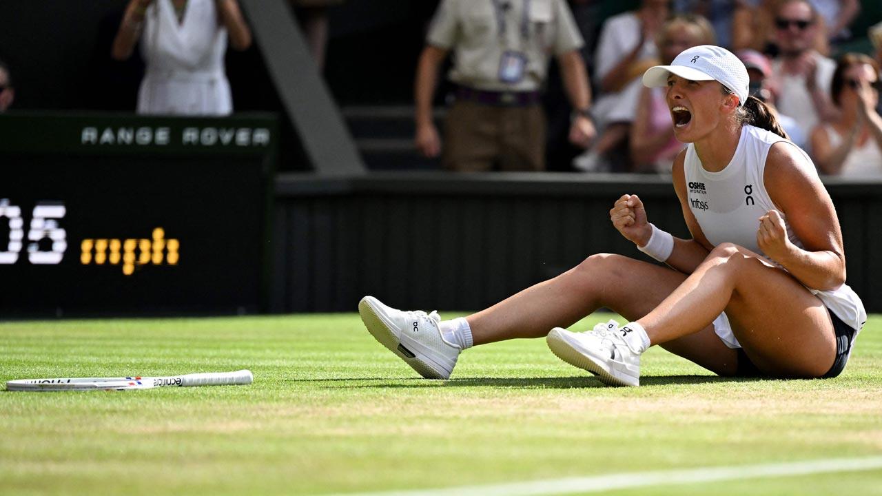 Iga Swiatek destroys Amanda Anisimova 6-0, 6-0 to win first Wimbledon title