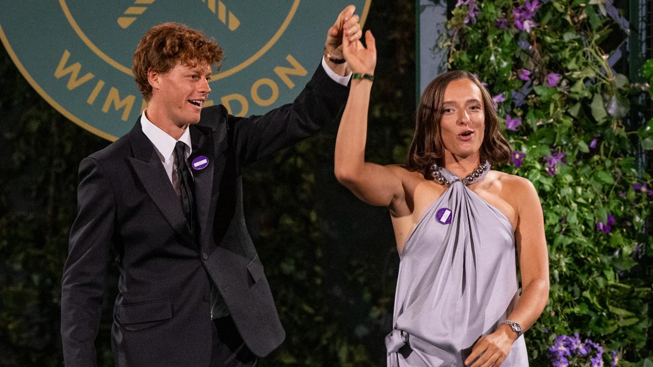 Sinner-Swiatek’s awkward dance steals spotlight at Wimbledon ball: WATCH
