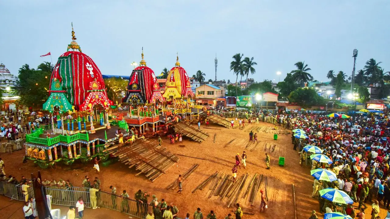 The majestic chariots - Taladwaj (Balabhadra), Darpadalan (Subhadra) and Nandighosh (Jagannath) will be pulled by devotees from Shree Gundicha temple to the 12th-century shrine, the main seat of Lord Jagannath, a distance of about 2.6 km