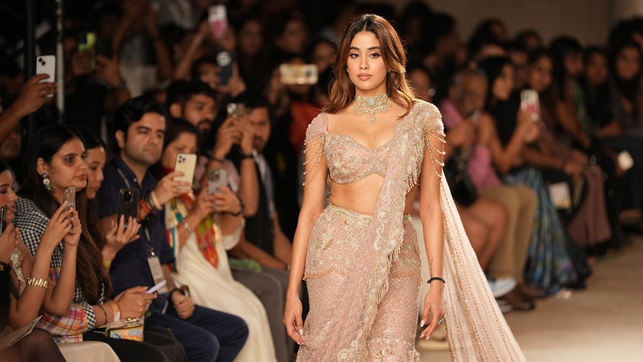 ICW: Janhvi's showstopper look consists of a stunning lehenga by Jayanti Reddy
