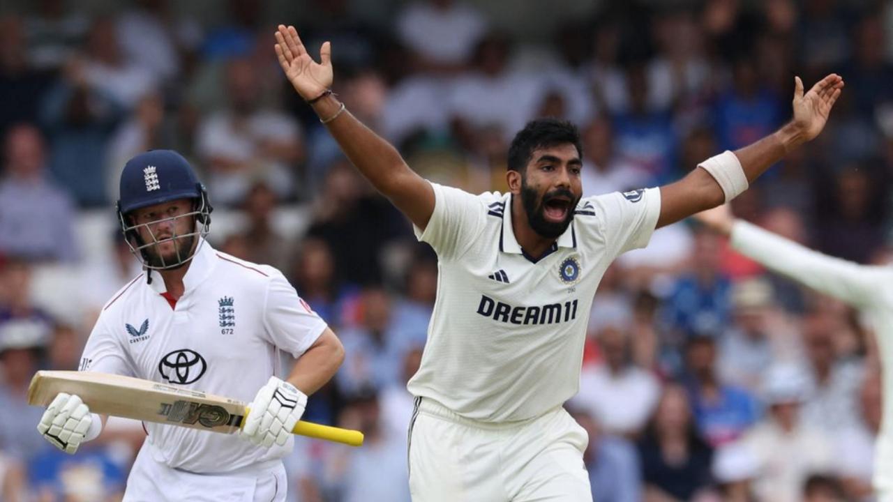 After suffering a 22-run loss in the third Test match against England, Team India are gearing up to lock horns against the 'Three Lions' for the fourth Test match