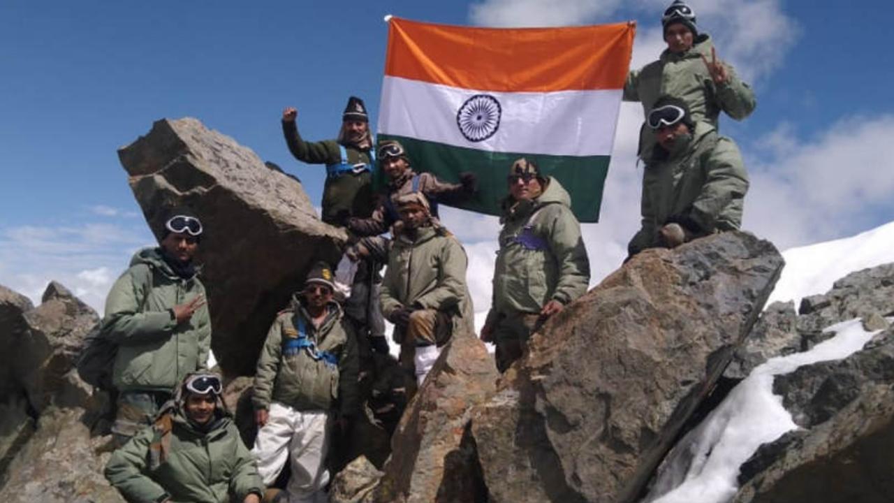 Kargil Vijay Diwas: Actors who played war heroes from the war on screen
