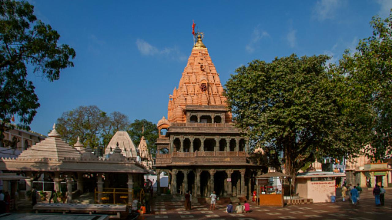 Ujjain: 'Rudrabhishek' performed at Mahakaleshwar Temple as Shravan month begins