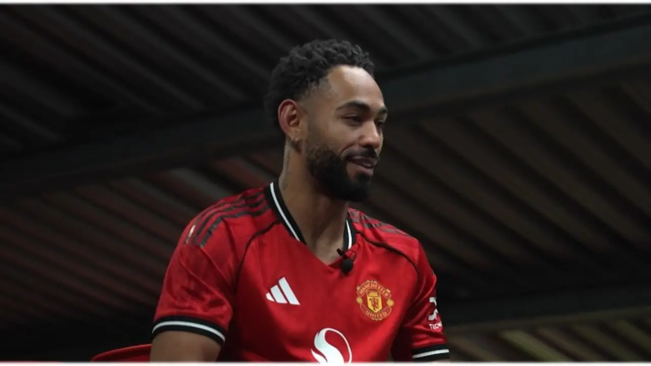 'When we'd play on gravel pitches in Brazil, I'd imagine playing for United'