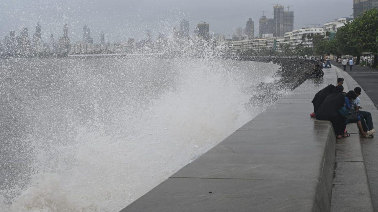 Commuters and pedestrians are urged to exercise caution during short bursts of rain, as visibility and road conditions may deteriorate suddenly