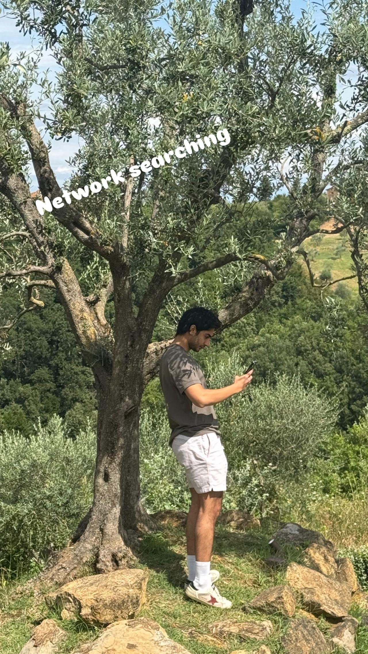 Well, Malaika surely spots the best moments from the trip 