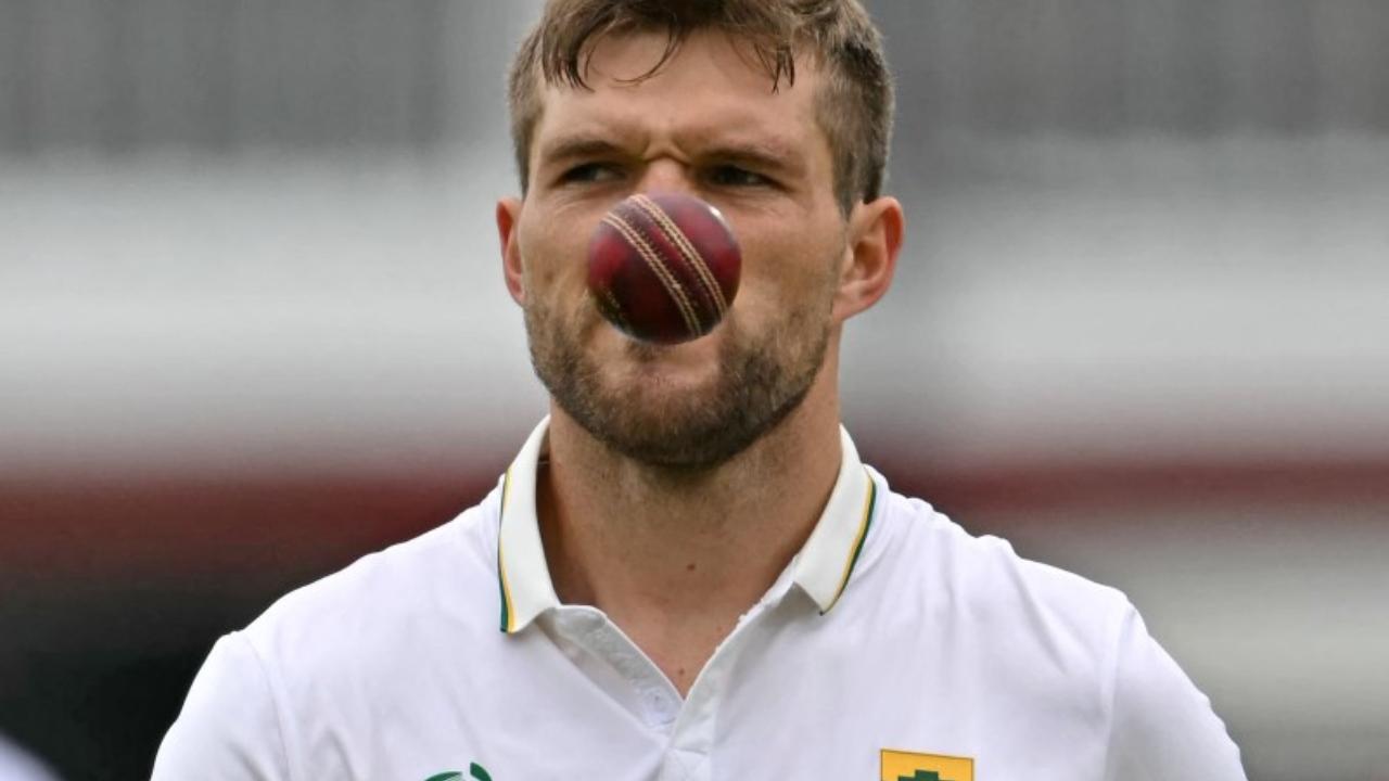 Yet here was Mulder, not only within striking distance but also with seemingly little to stop him. As news spread of his declaration, reactions poured in from every corner of the cricketing world. Some hailed it as an act of rare selflessness, a refreshing throwback to an era when the team’s fortunes unequivocally trumped individual exploits. Others, however, lamented a lost chance to witness history being rewritten—arguing that such records elevate the entire sport and inspire future generations