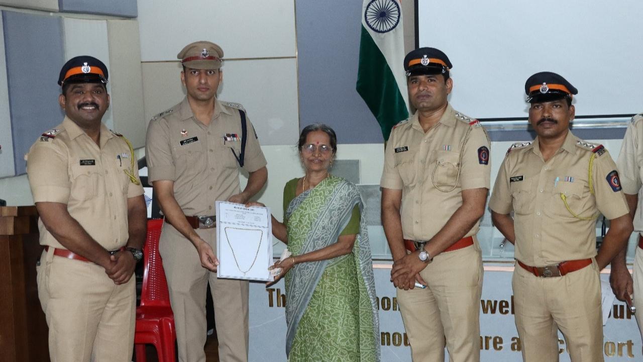 During the event in March, the police had returned stolen and missing items such as cash, mobile phones, gold jewellery, vehicles, watches, and other belongings to the owners