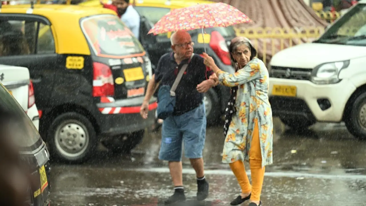 IN PHOTOS: Mumbai witnesses rainy Sunday