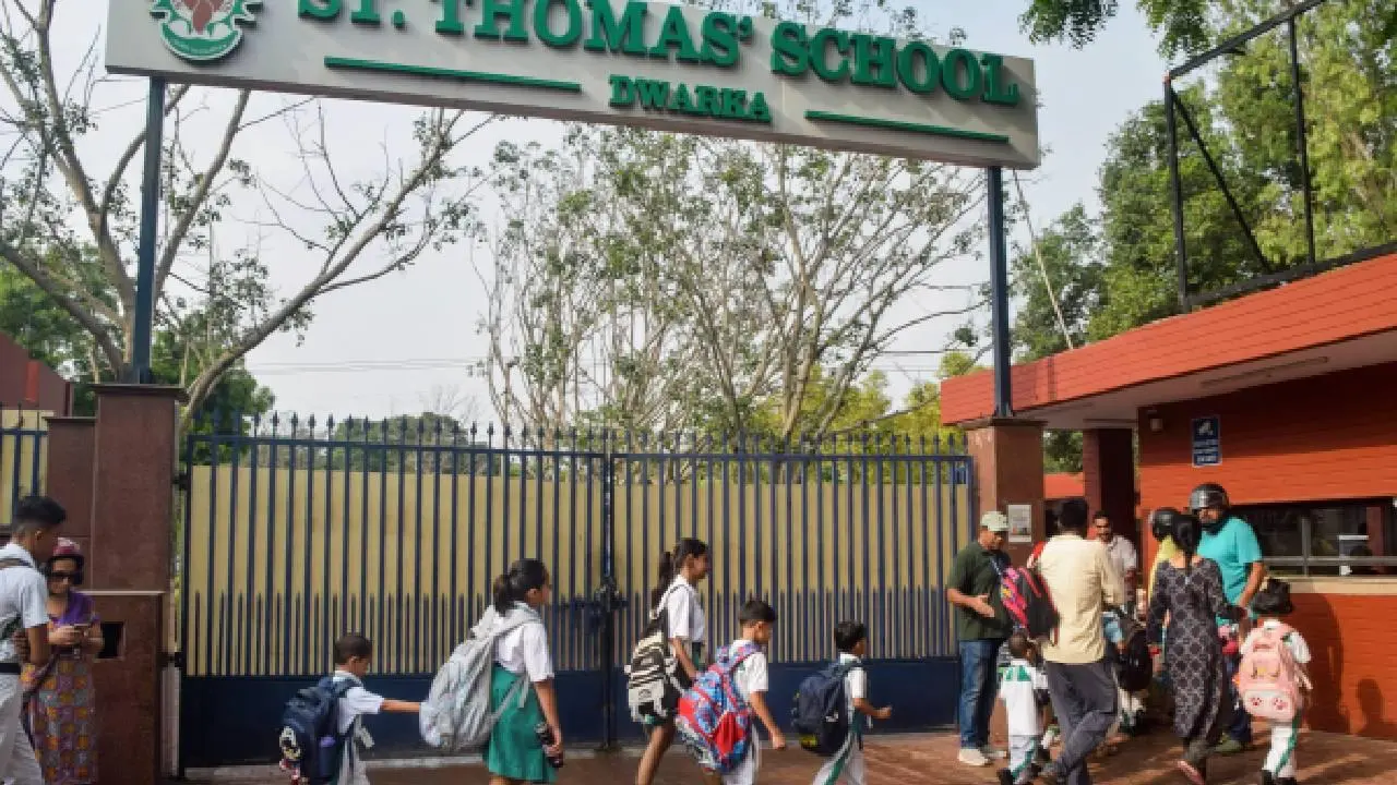 Five Delhi schools receive bomb threats; 10th such incident reported 