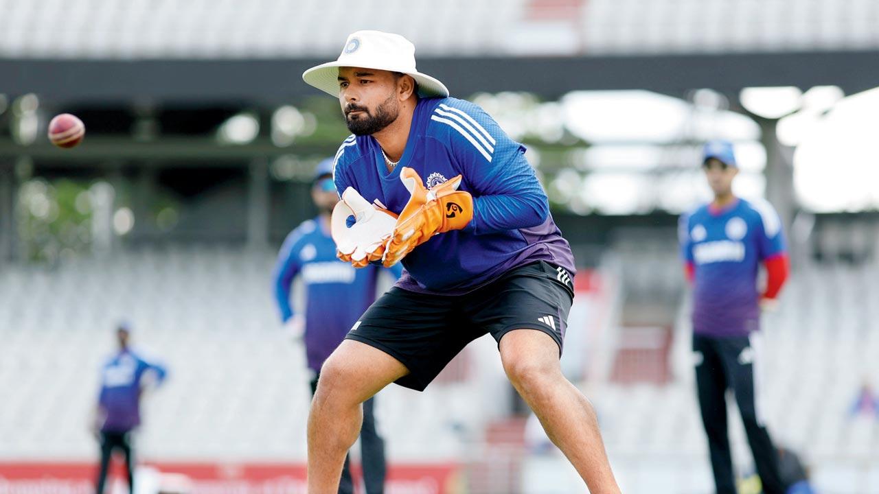 Ind vs Eng 4th Test: Former cricketers want fit Rishabh Pant for Manchester clash