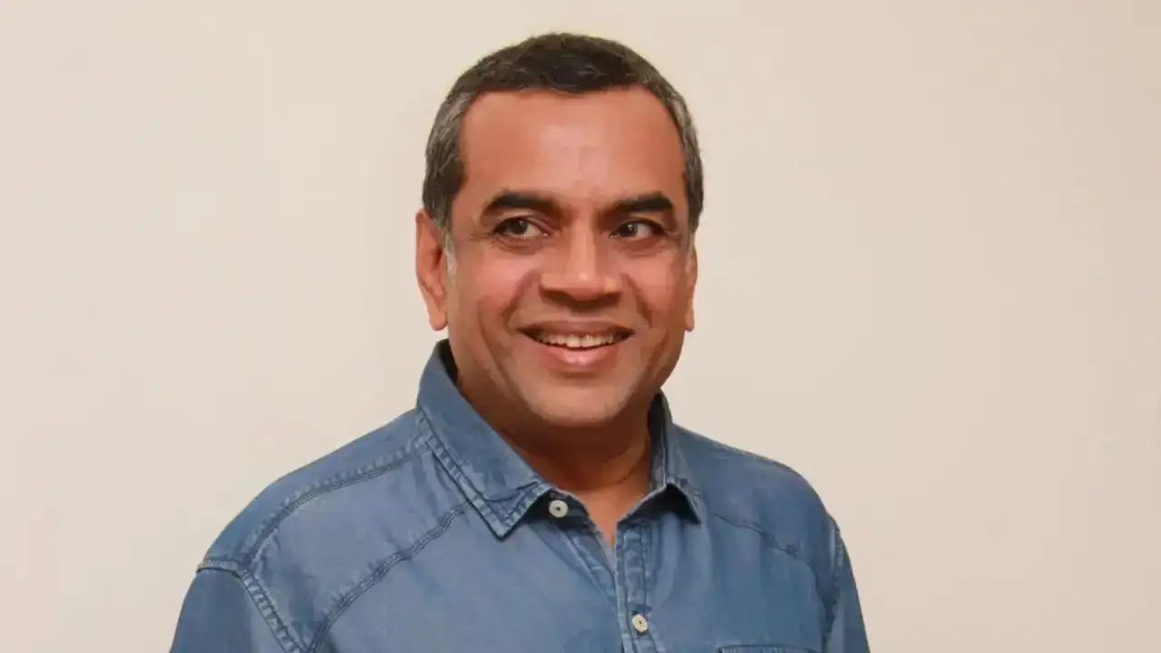 Paresh Rawal gives a savage reply to those trolling him 
