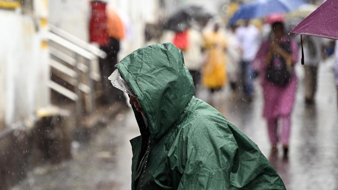 The city recorded 11.92 mm of rainfall in the past 24 hours, while the eastern suburbs registered 22.64 mm and the western suburbs received 15.84 mm