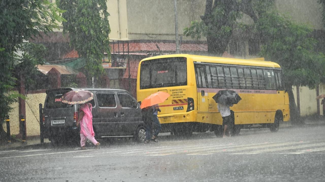 Apart from Mumbai, an orange alert was also issued for Thane, Raigad, Ratnagiri and Sindhudurg districts of Maharashtra