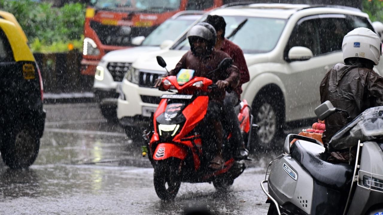 Parts of Maharashtra has also been witnessing heavy rains for past several day. The IMD on Sunday issued an orange alert for Raigad district in state