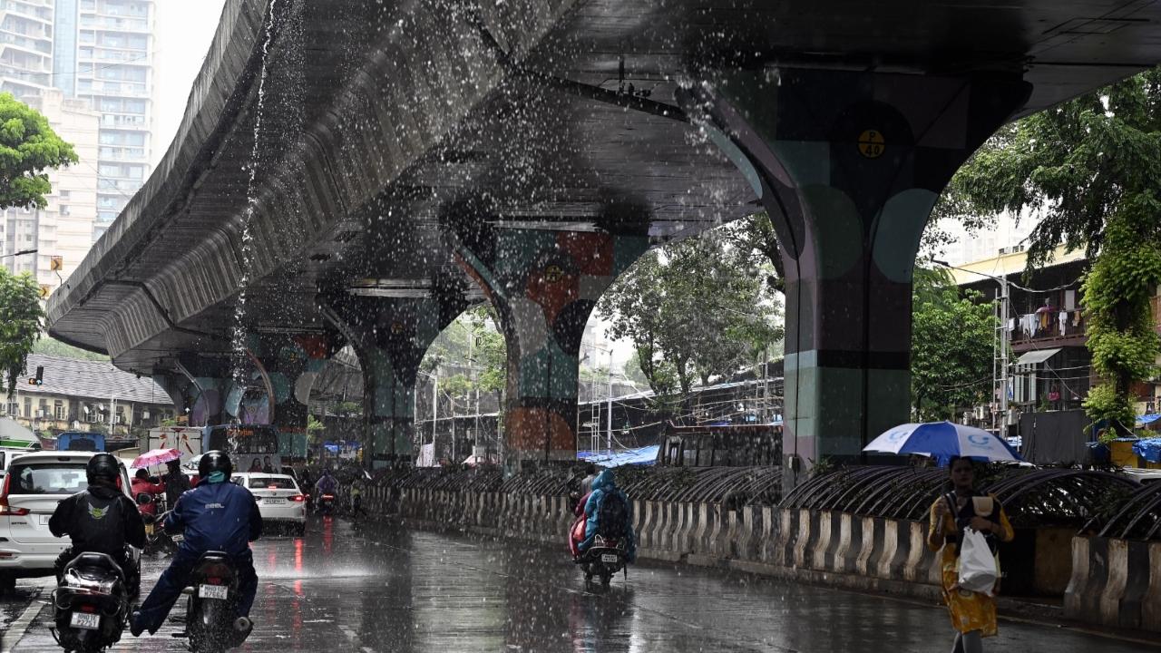 In the 24-hour period ending at 8 am on Wednesday, the island city, eastern suburbs and western suburbs recorded an average rainfall of 47.77 mm, 33.10 mm and 53.92 mm, respectively, the civic officials said