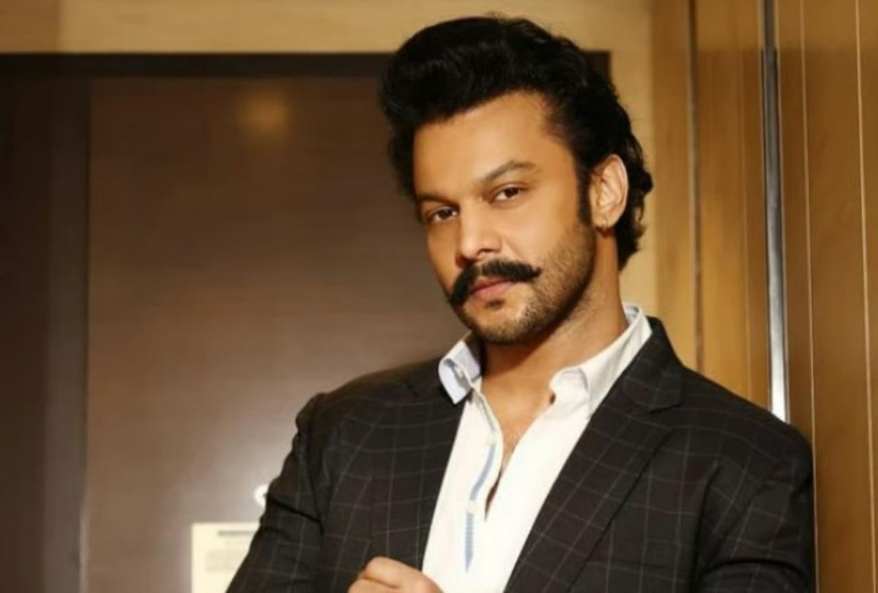 Adinath Kothare as Bharat
Adinath Kothare portrays Bharat, Ram’s devoted brother who, despite being crowned king in Ram’s absence, rules as Ram’s regent with Ram’s sandals on the throne. His loyalty is legendary