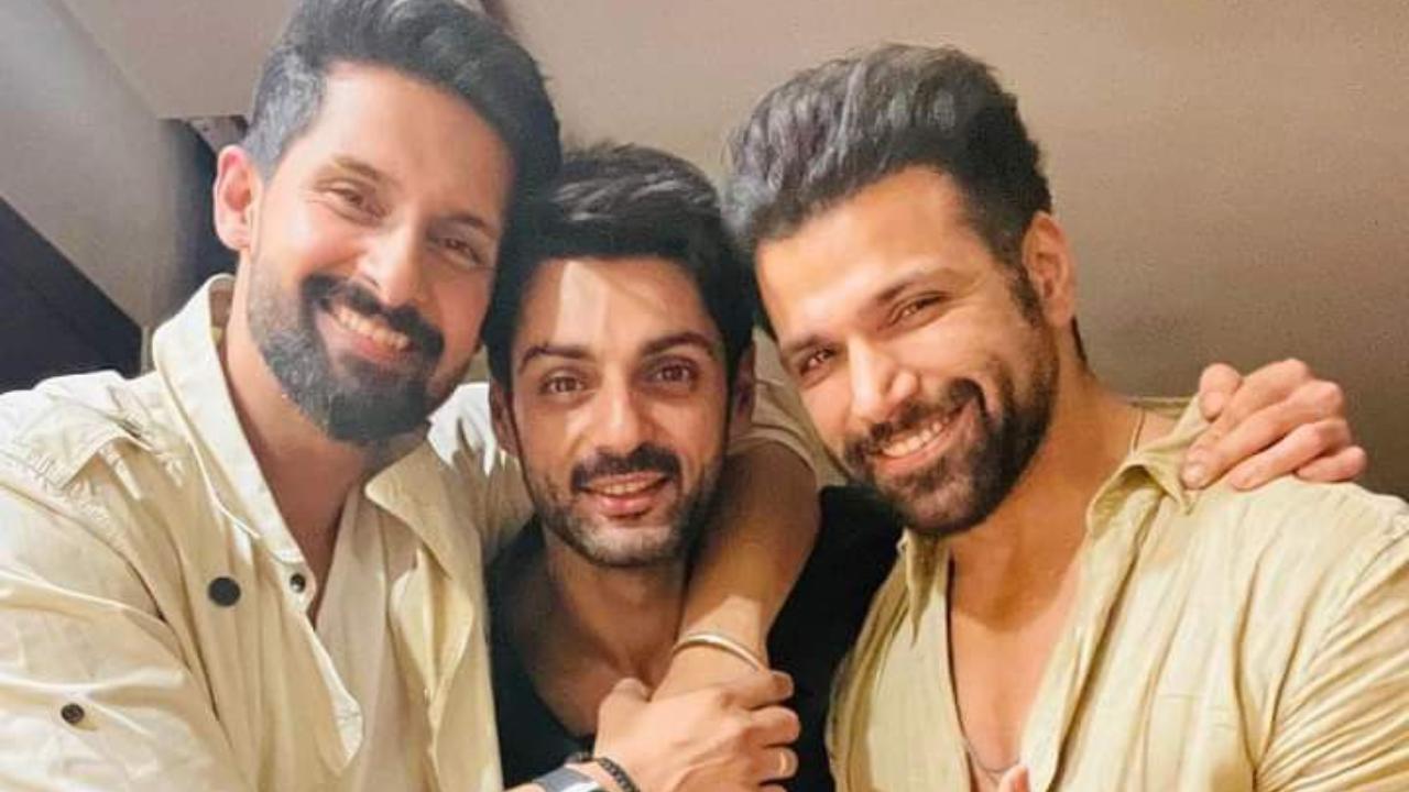 Khatron Ke Khiladi has given the fans the most handsome trio, be it Ravi Dubey, Karan Wahi or Rithvik Dhanjani. The boys bonded over stunts and have been tight ever since