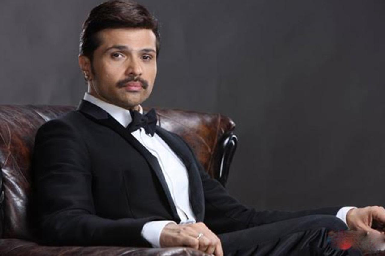 The Xpose (2014) 
Inspired by scandals in 1960s and 1970s Bollywood cinema, the film stars Himesh Reshammiya alongside newcomers Sonali Raut and Zoya Afroz, while Irrfan Khan makes a special appearance. Musician Yo Yo Honey Singh also appears in the film, making his Bollywood acting debut