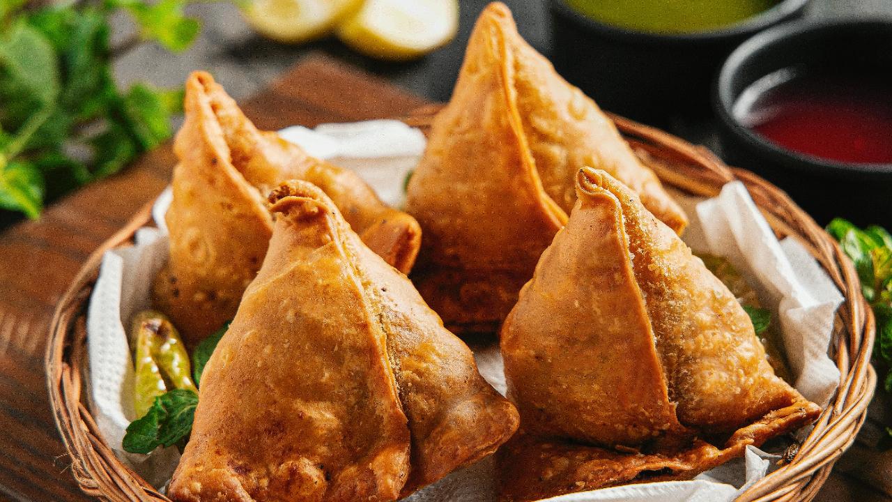 'No warning labels on samosas, jalebis': Govt issues clarification on advisory